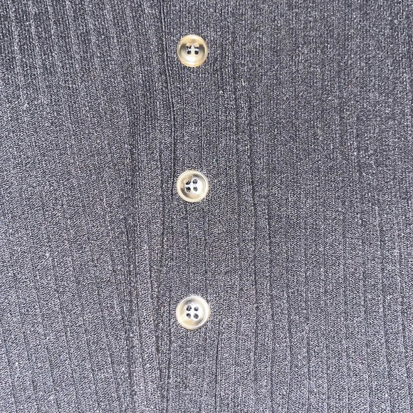 Forever 21 Black Fitted T-Shirt - Picture 4 of 7